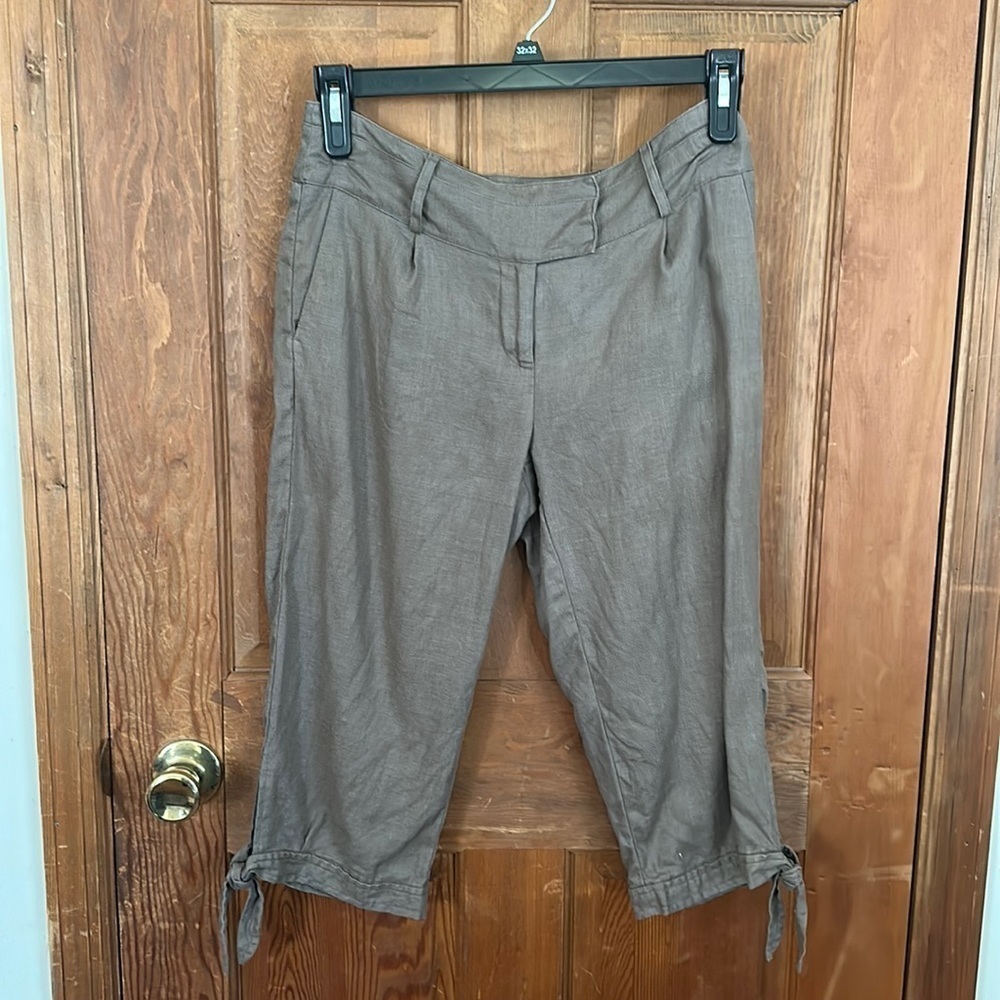 Zoe D. Women’s 100% Linen Olive Color Tye Capri’s Size 4